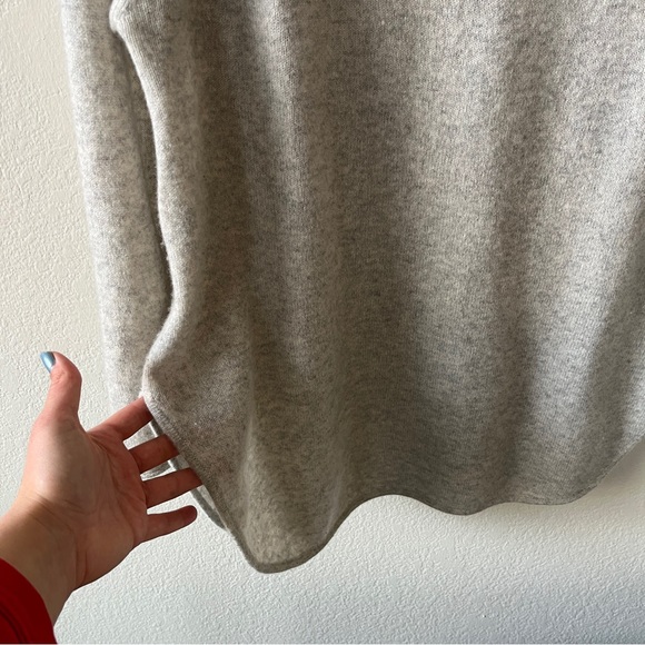 InCashmere Oversized Oatmeal 100% Cashmere Tunic Sweater - Picture 7 of 8